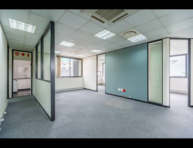 214M² OFFICE TO LET IN WESTVILLE